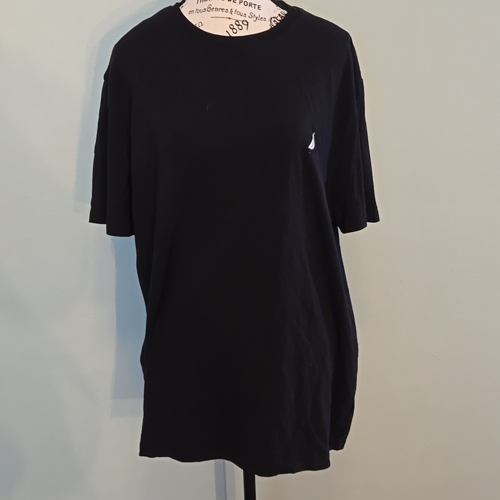 Black tee